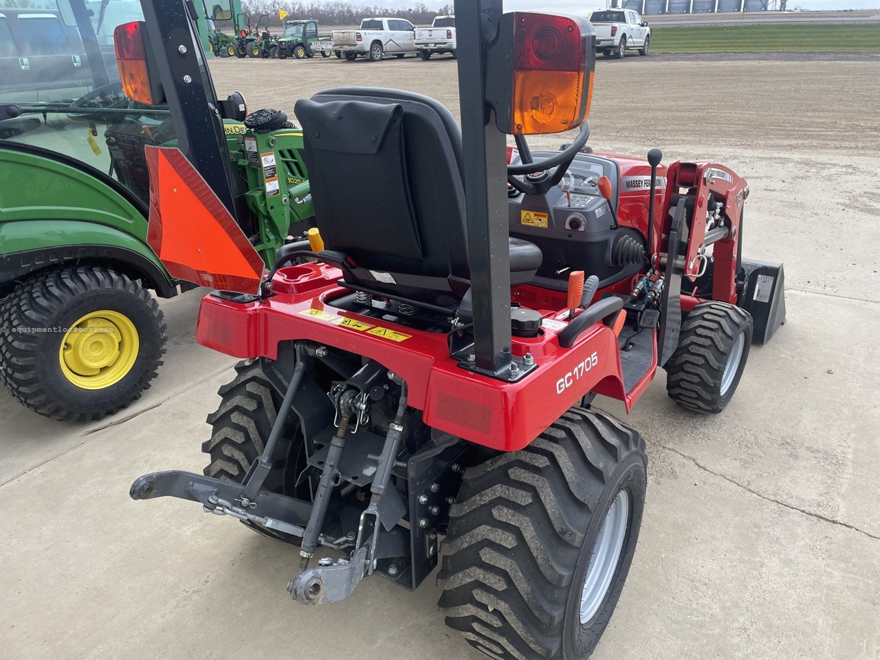 2018 Massey Ferguson GC1705 Image 7