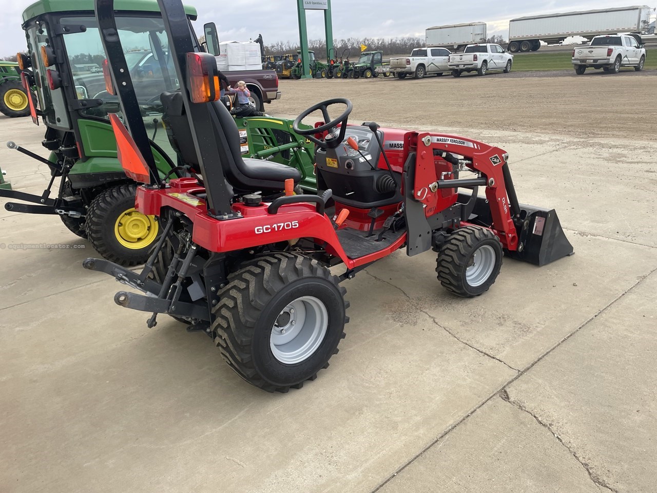 2018 Massey Ferguson GC1705 Image 8