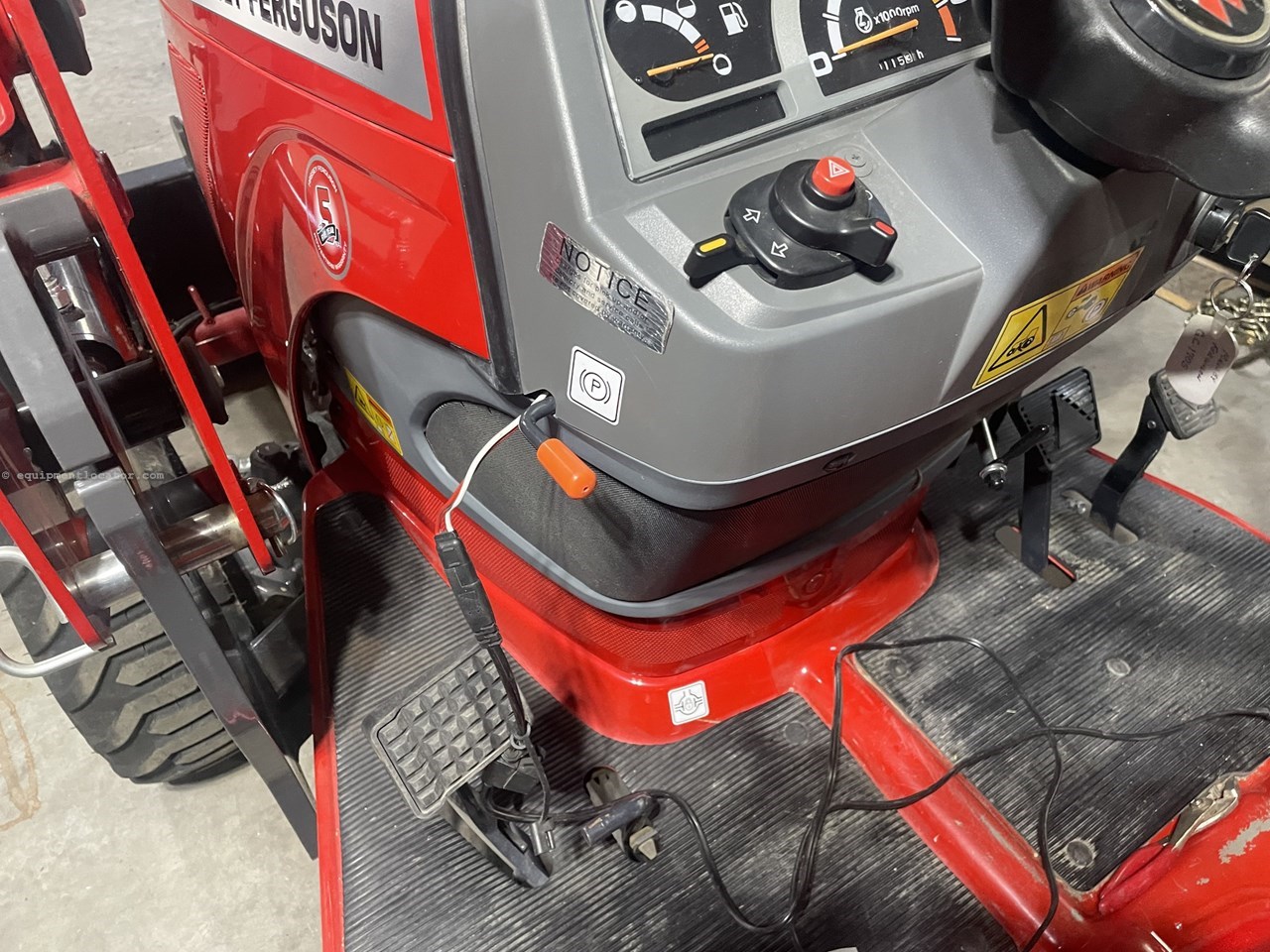 2018 Massey Ferguson GC1705 Image 14