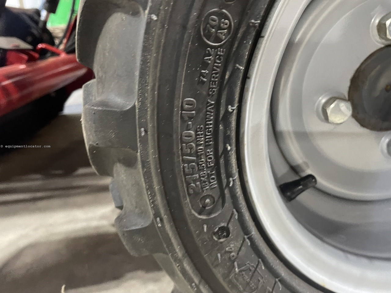 2018 Massey Ferguson GC1705 Image 32