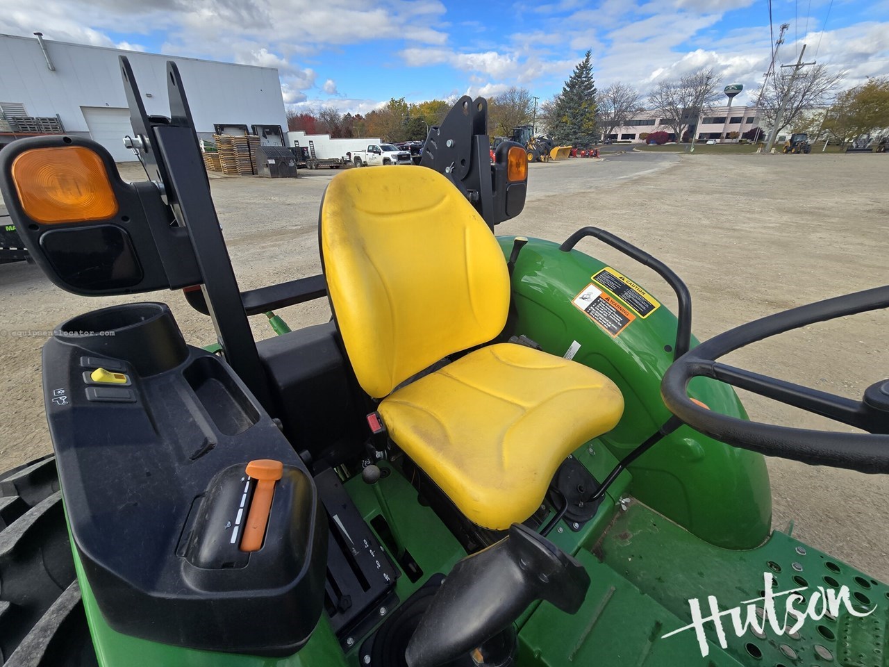 2022 John Deere 5045E Image 10