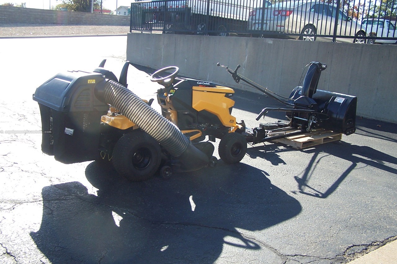 2022 Cub Cadet LX46 Image 4