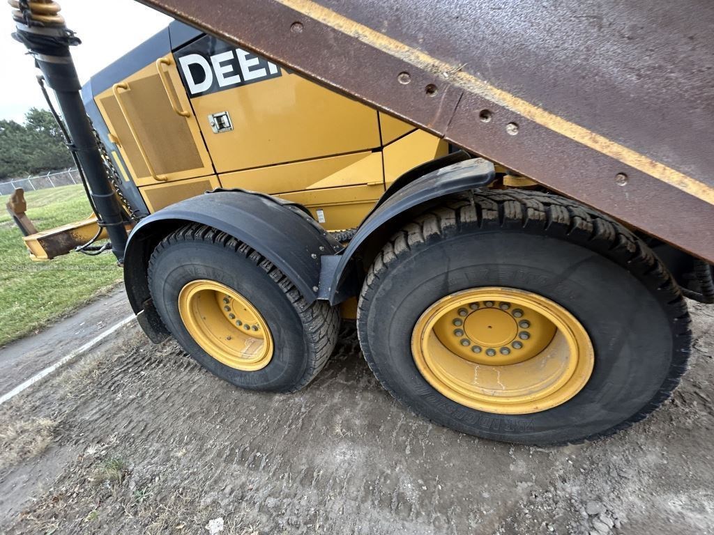 2019 John Deere 772G Image 12
