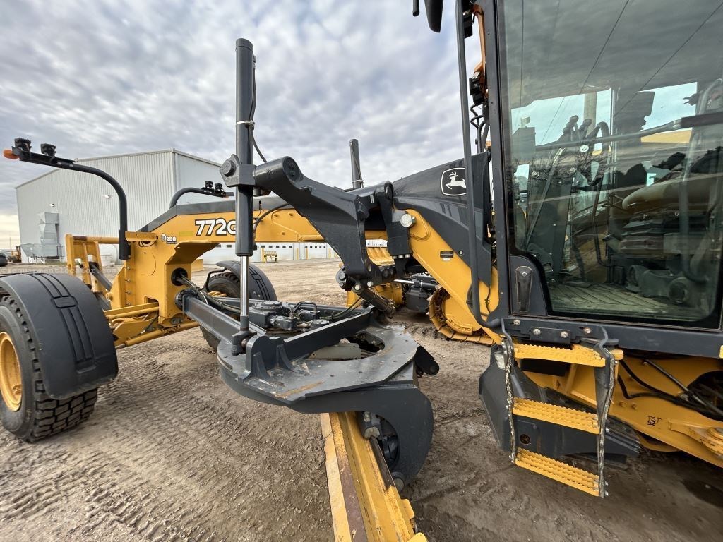 2019 John Deere 772G Image 23