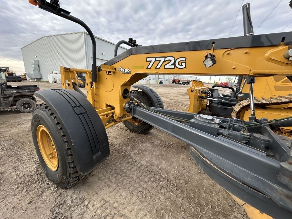 2019 John Deere 772G Image 26