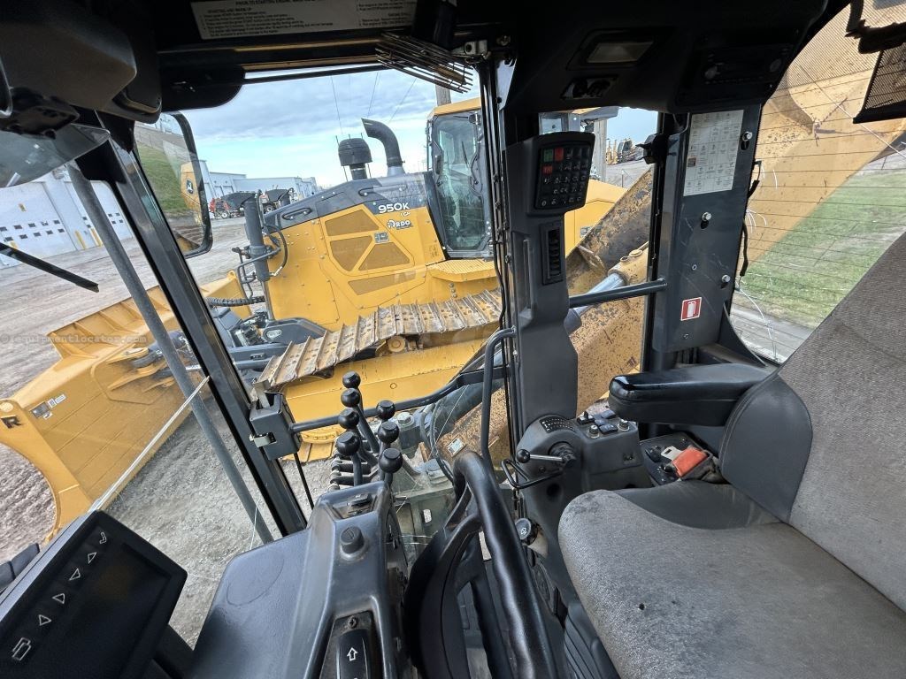 2019 John Deere 772G Image 36