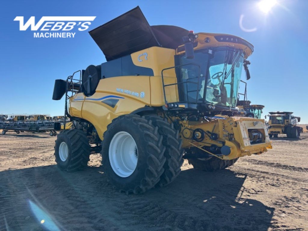 2025 New Holland CR9.90Z Image 3