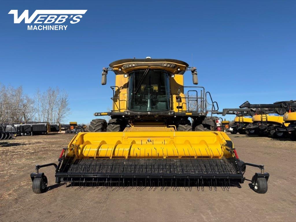 2025 New Holland CR9.90Z Image 2