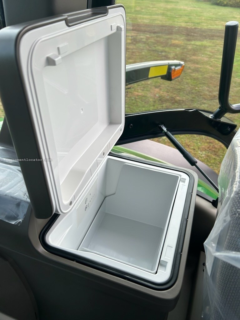 2025 John Deere 8R 310 Image 10