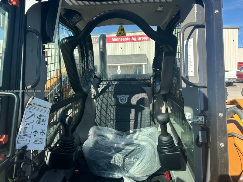 2025 Case TV450B Image 10