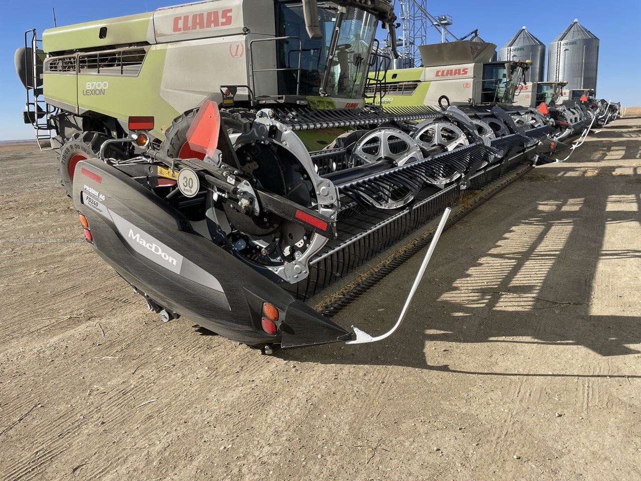 2025 MacDon FD240 Image 10