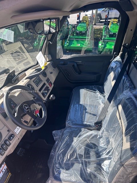 2026 John Deere 845R Image 10