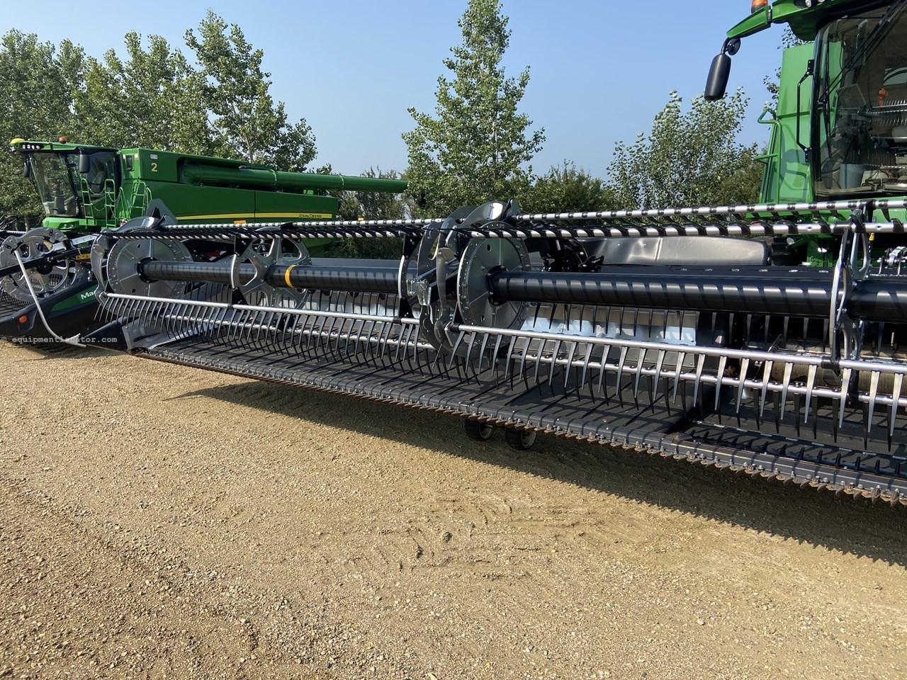 2023 MacDon FD245 Image 2