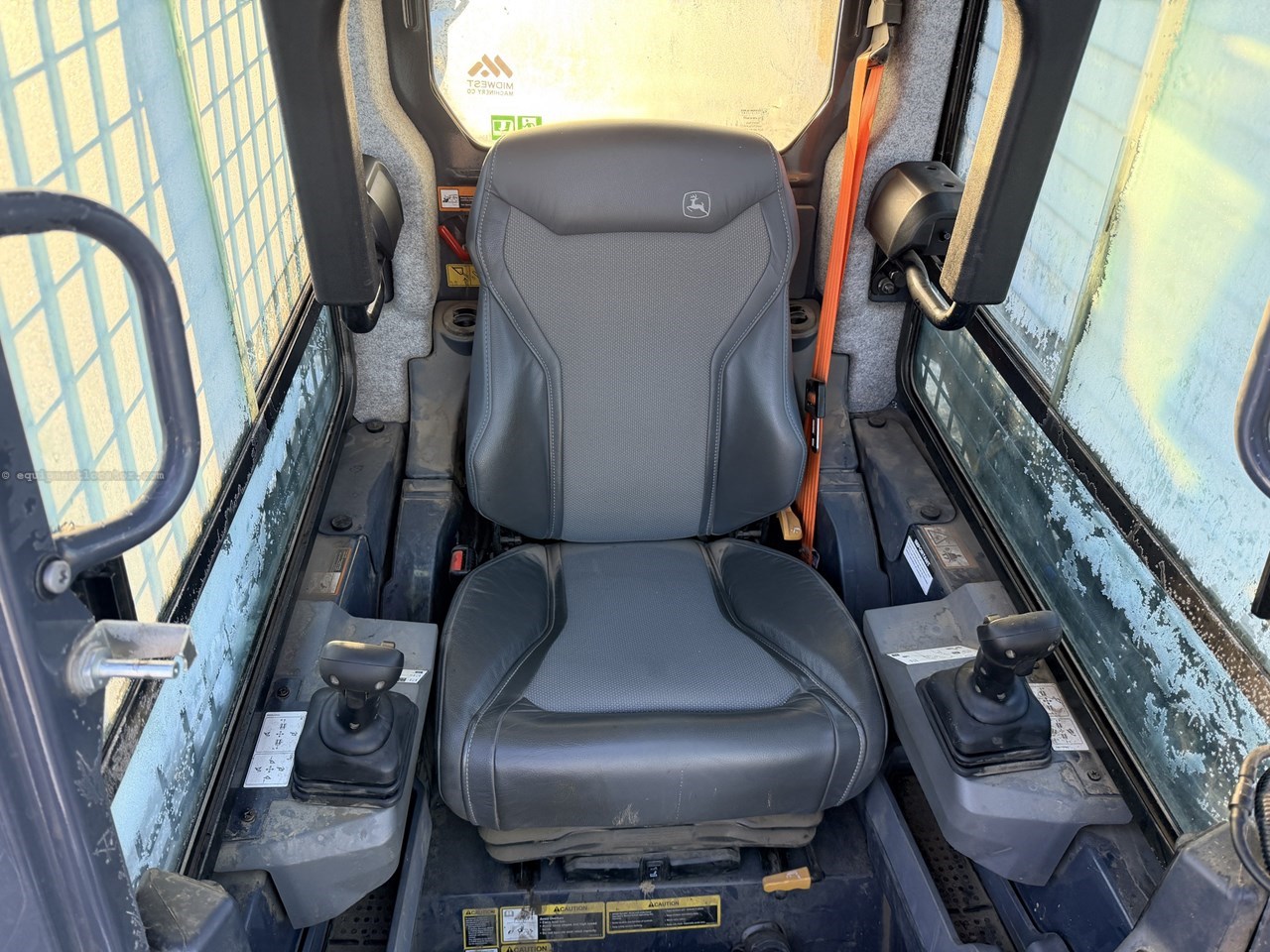 2024 John Deere 333G Image 10