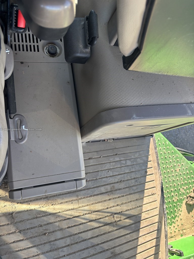 2021 John Deere 9620R Image 10
