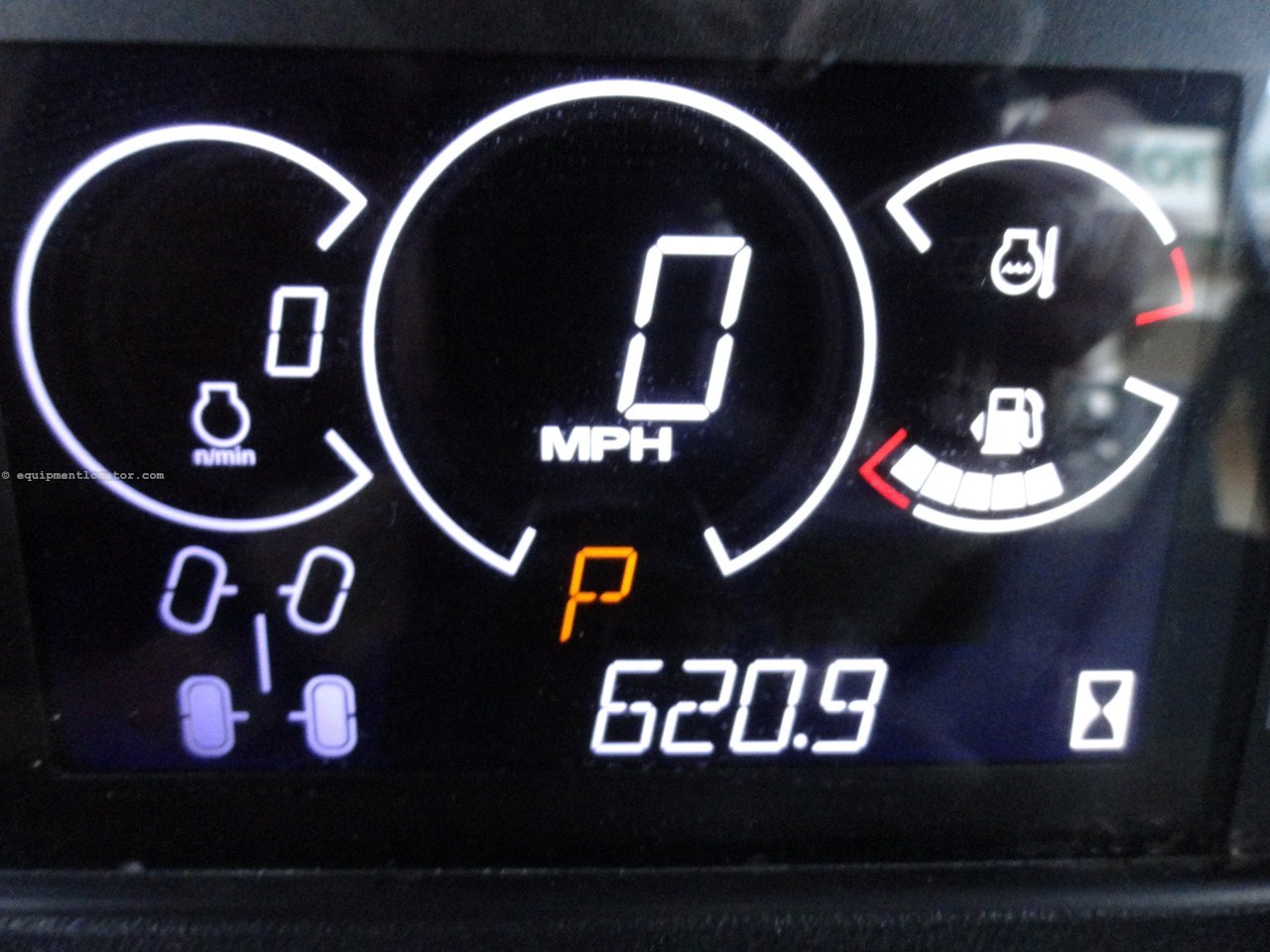 2024 John Deere XUV 590M Image 16