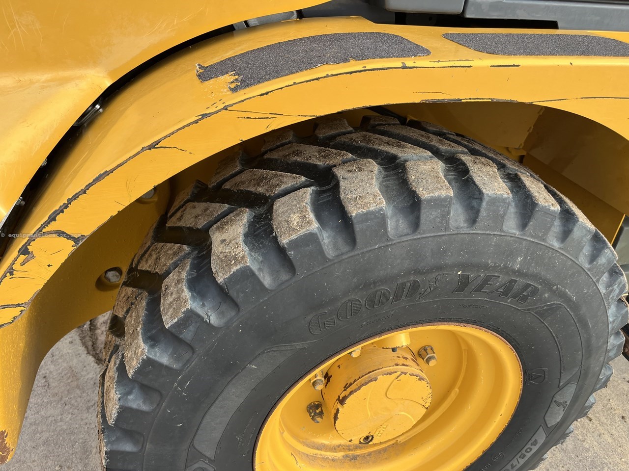 2015 John Deere 244K Image 10