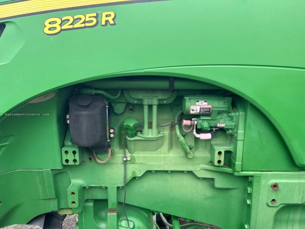 2010 John Deere 8225R Image 10