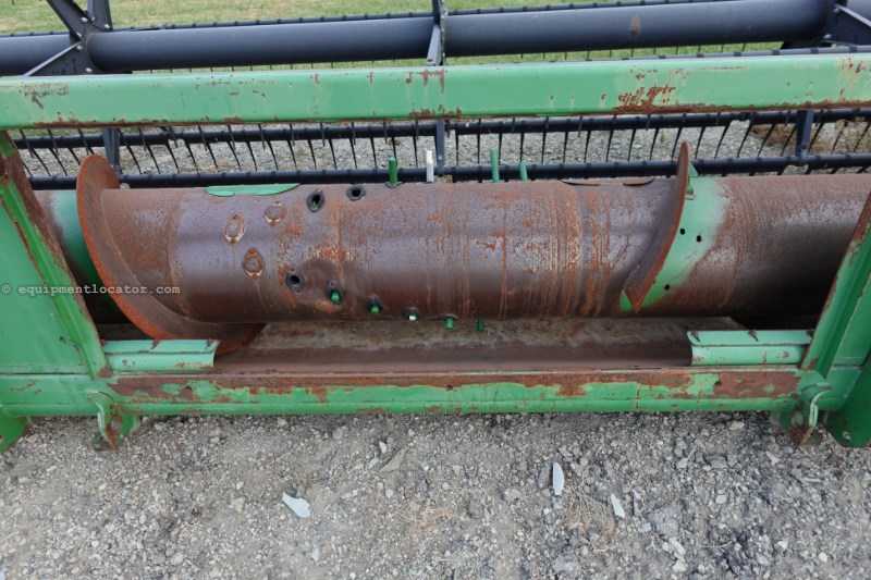 1997 John Deere 920 Image 10