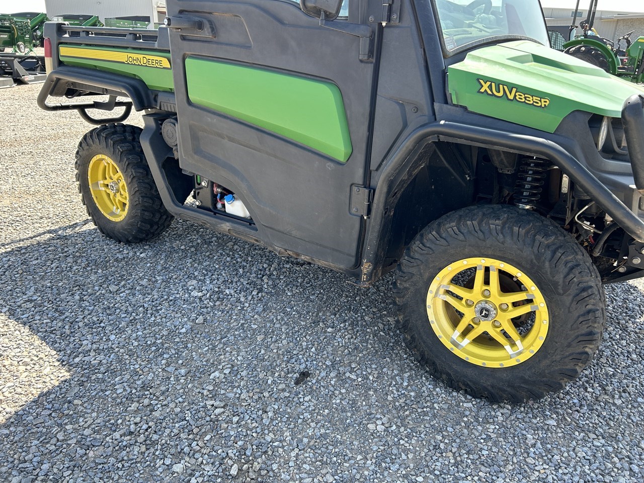 2019 John Deere XUV835R Image 10