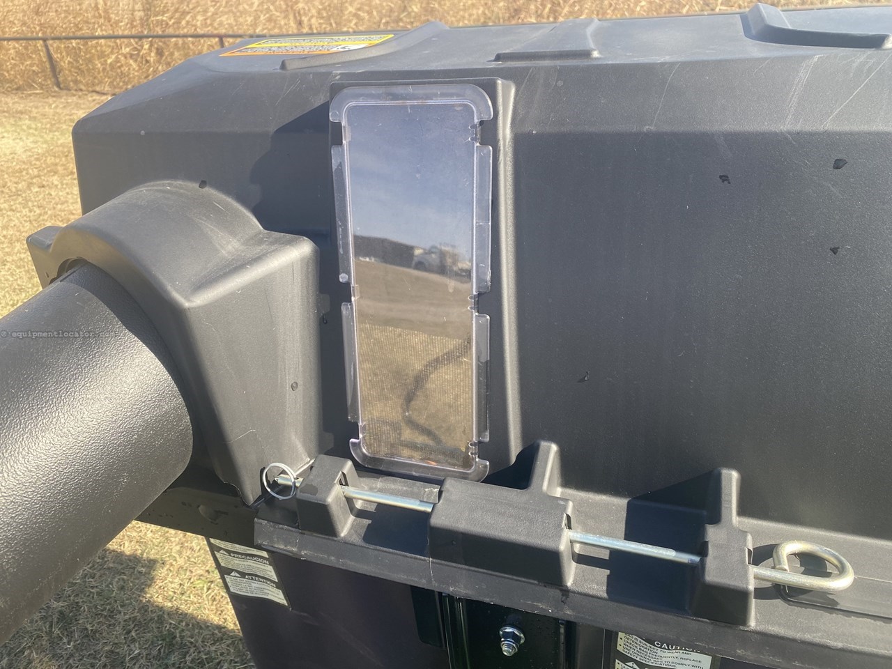 2025 John Deere Z320M Image 10