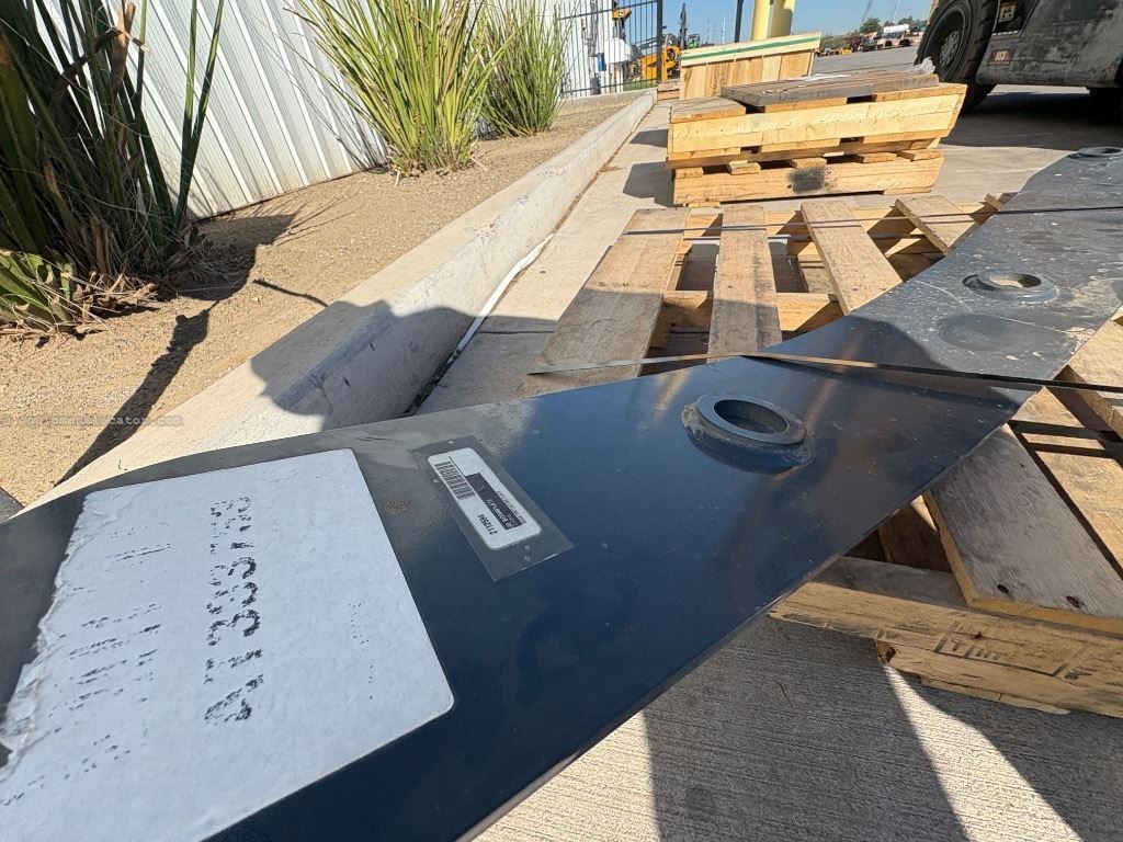 2024 John Deere BOOMPLATE Image 6