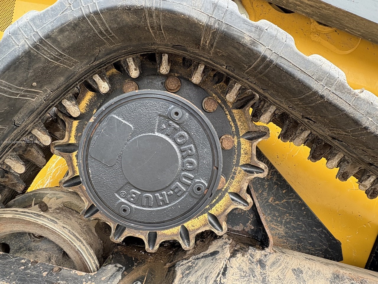 2019 John Deere 325G Image 10