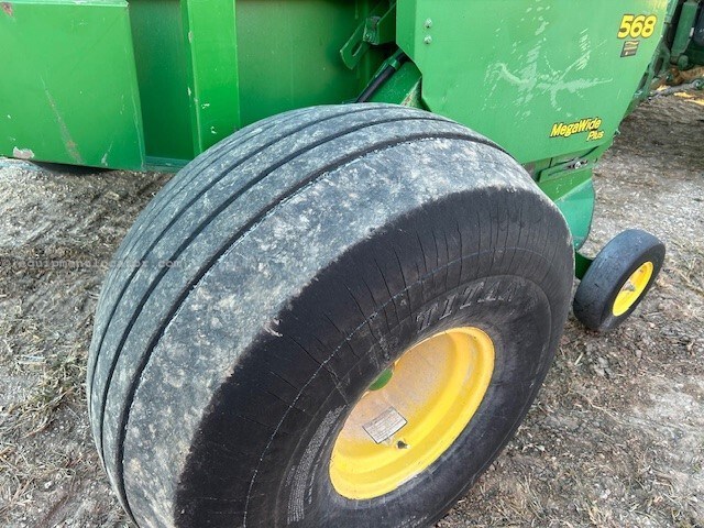 2008 John Deere 568 Image 12