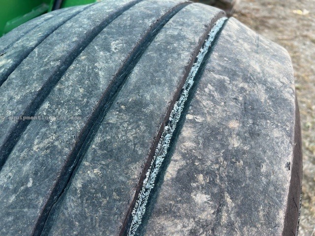 2008 John Deere 568 Image 17