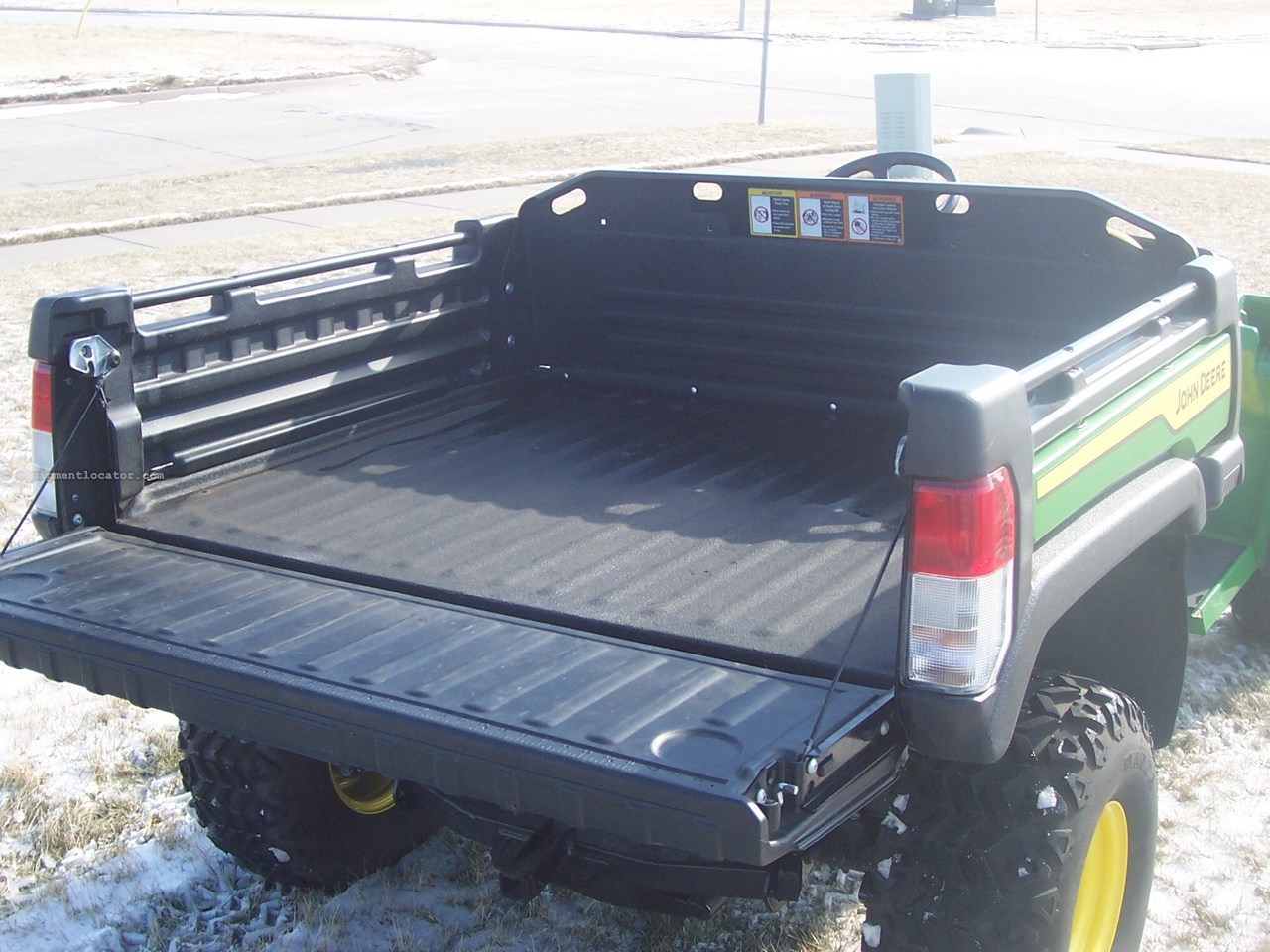 2024 John Deere TX 4X2 GATOR Image 10