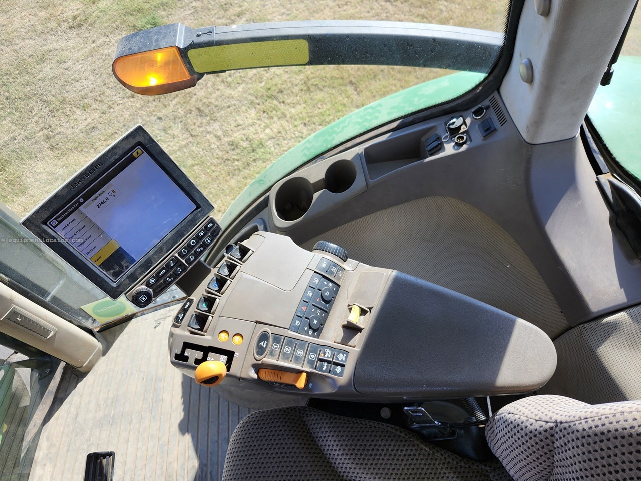 2020 John Deere 7210R Image 10