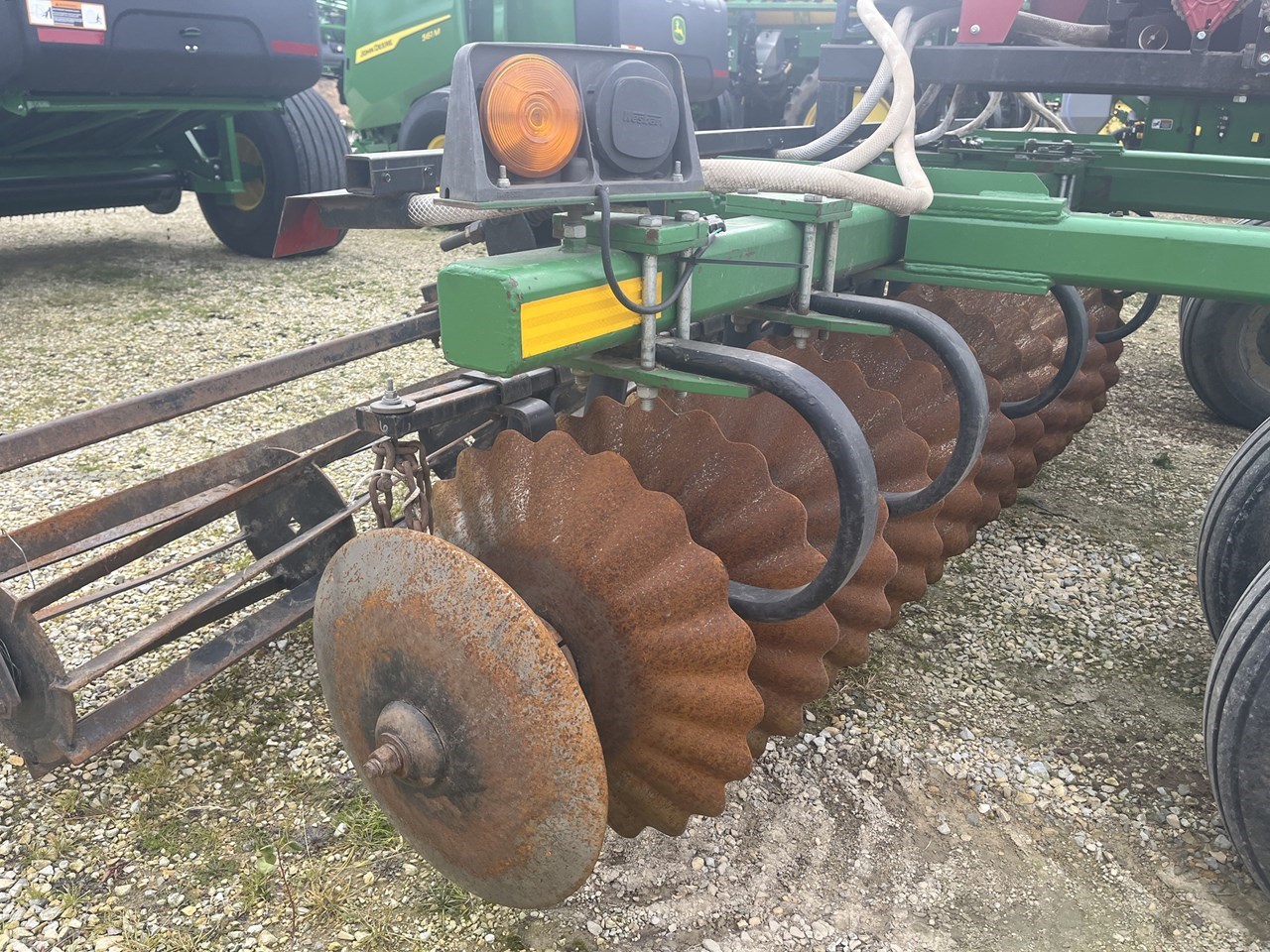 2017 Frontier VT1715 Image 9