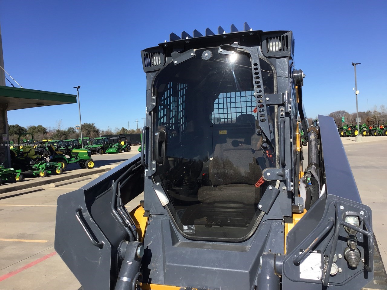 2024 John Deere 333G Image 10