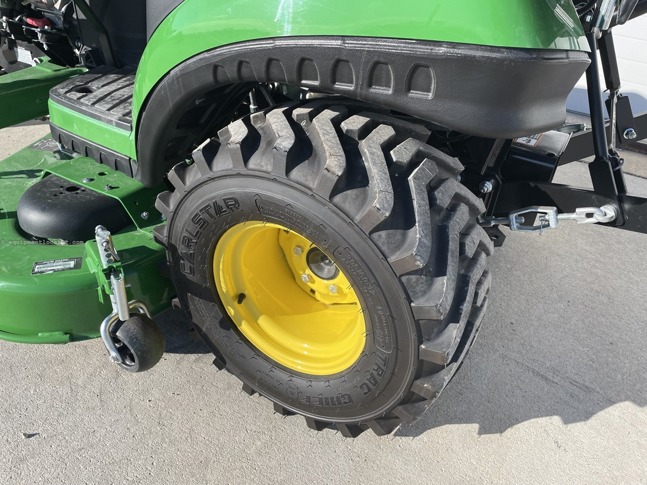 2024 John Deere 1025R Image 10