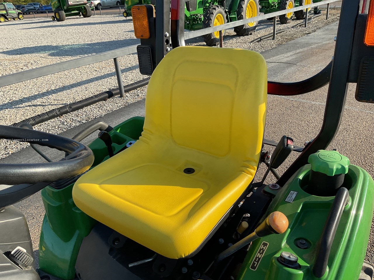2016 John Deere 1023E Image 10