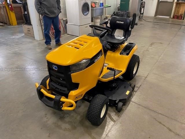 2016 Cub Cadet XT2 LX46 Image 1