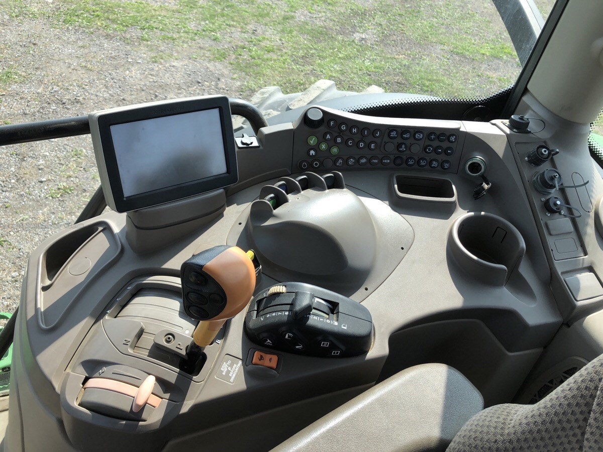 2014 John Deere 6190R Image 10