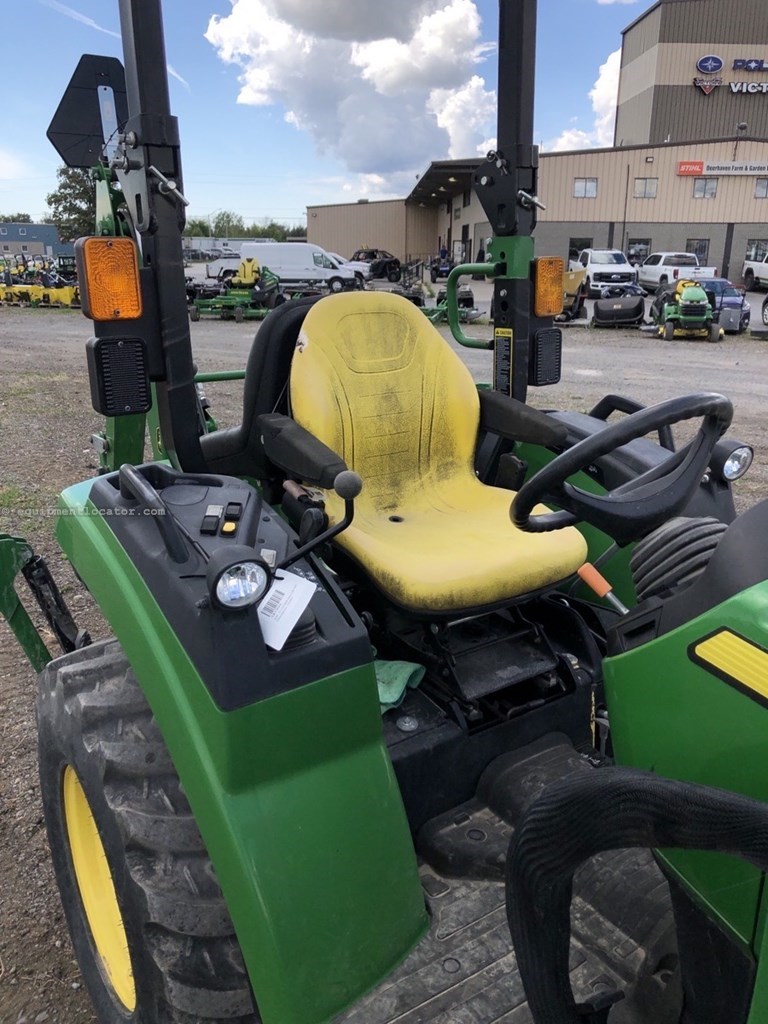 2019 John Deere 2038R Image 10