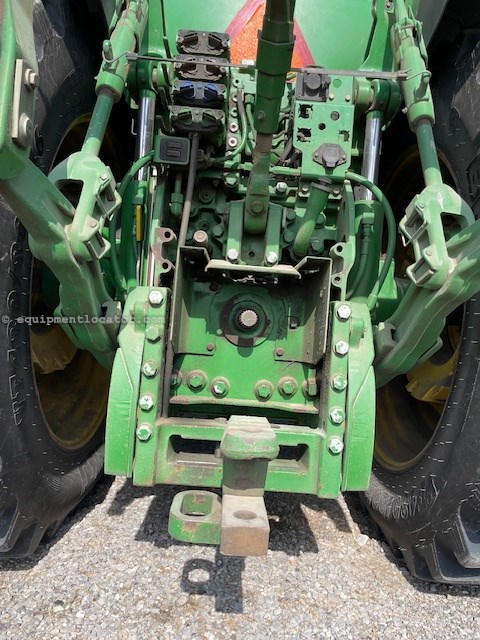 2012 John Deere 7230R Image 10