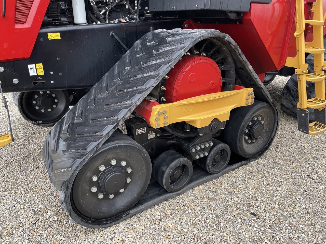 2022 Versatile 580DT Image 10