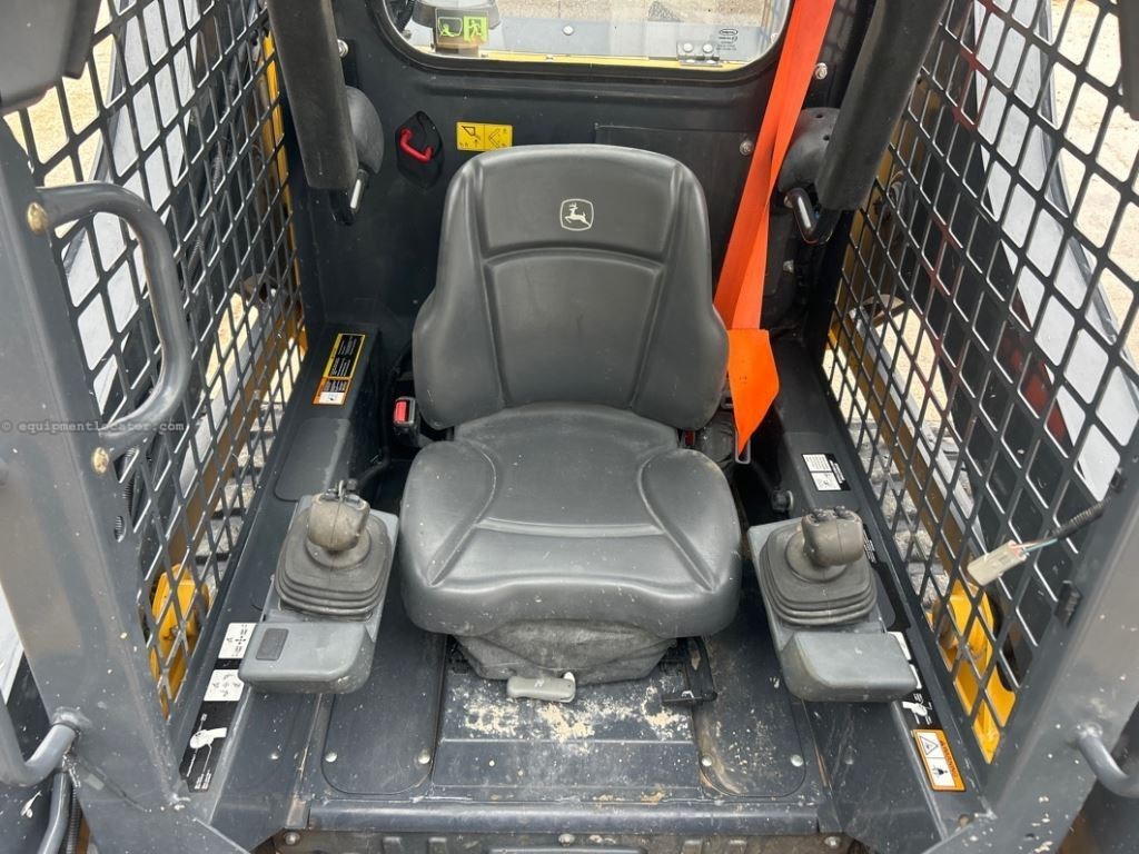 2024 John Deere 317G Image 32