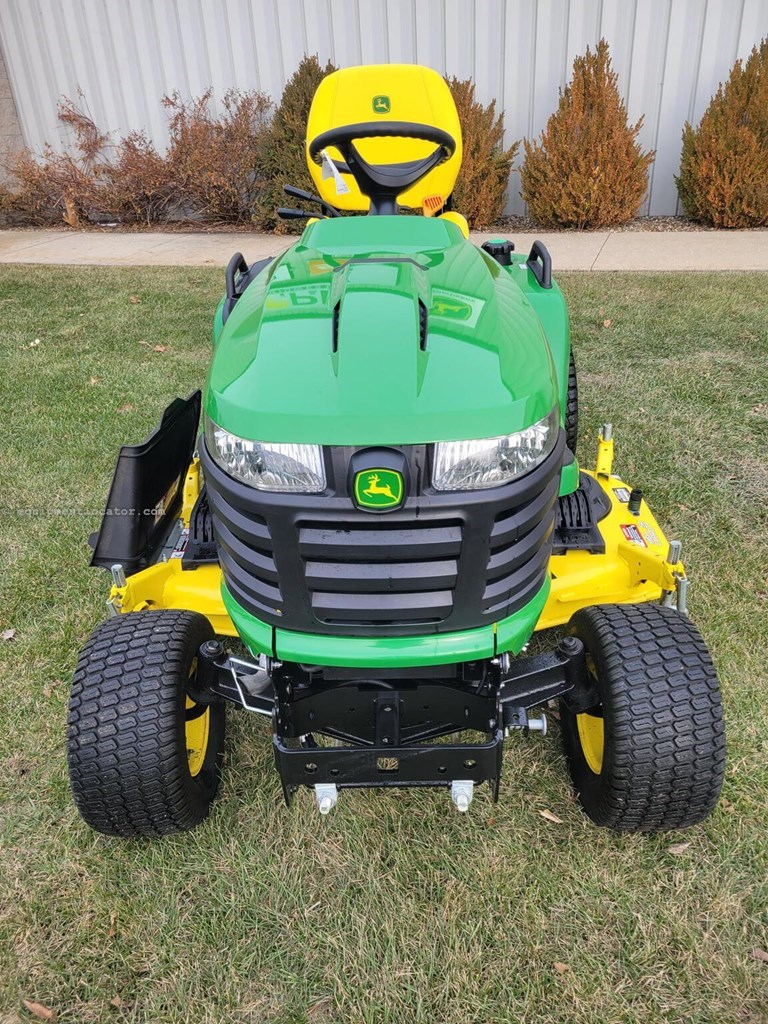 2022 John Deere X750 Image 10