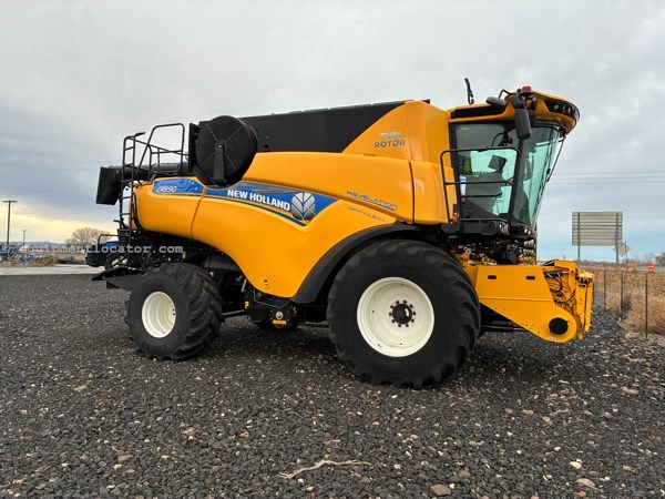 2021 New Holland CR8.90 Image 10