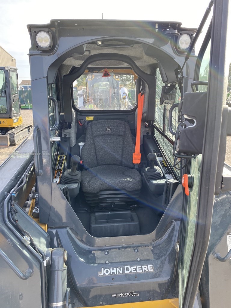 2023 John Deere 325G Image 10