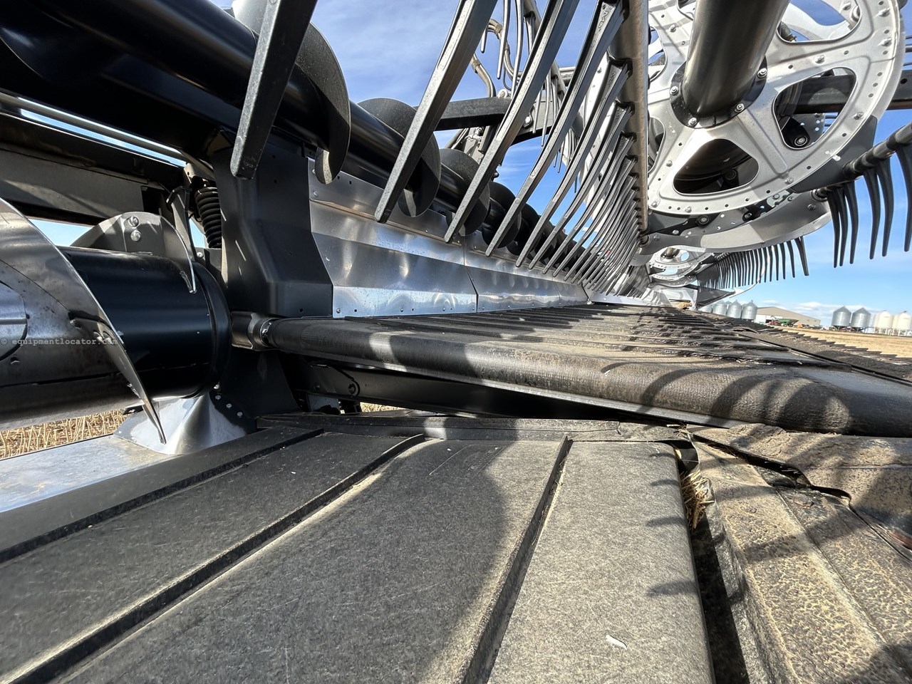 2022 MacDon FD245 Image 10