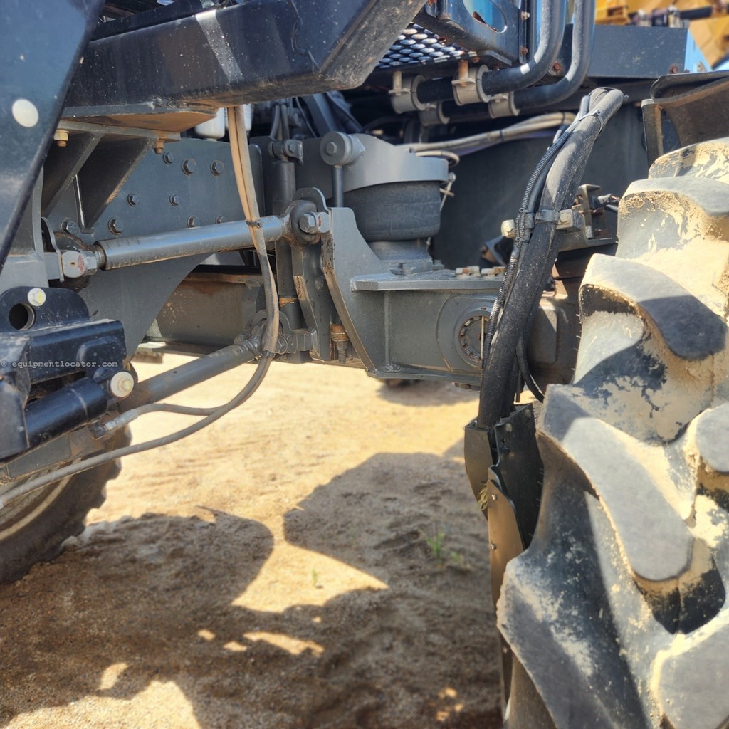 2019 RoGator RG1300C Image 10