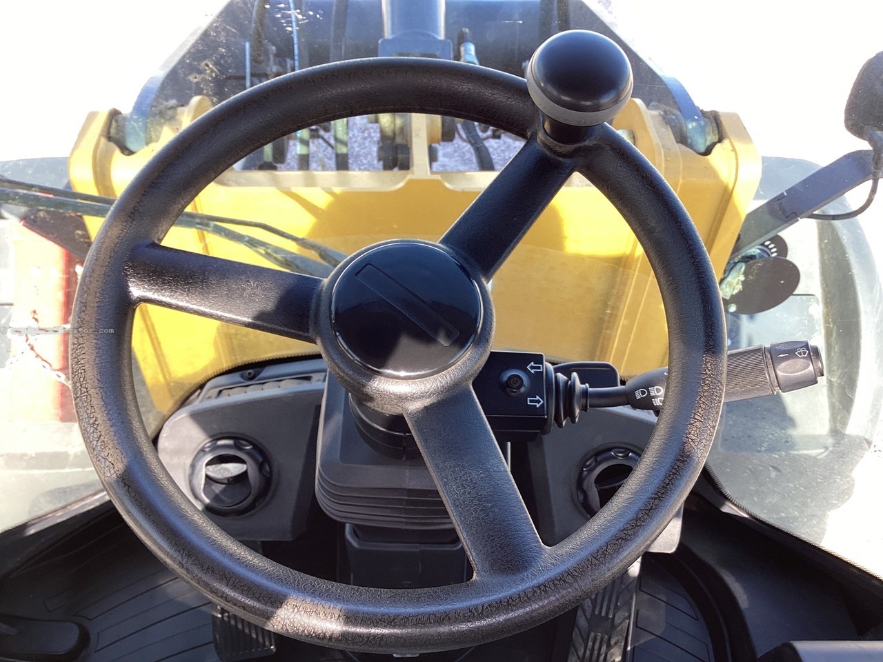 2018 John Deere 344L Image 10