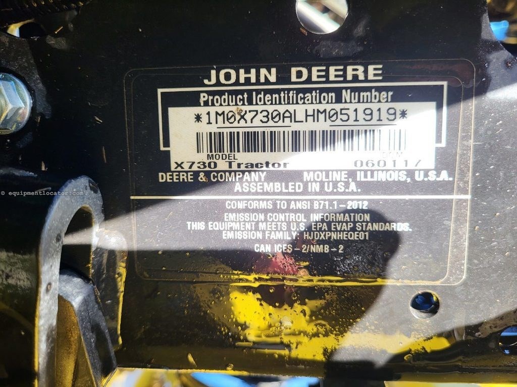 2017 John Deere X730 Image 10
