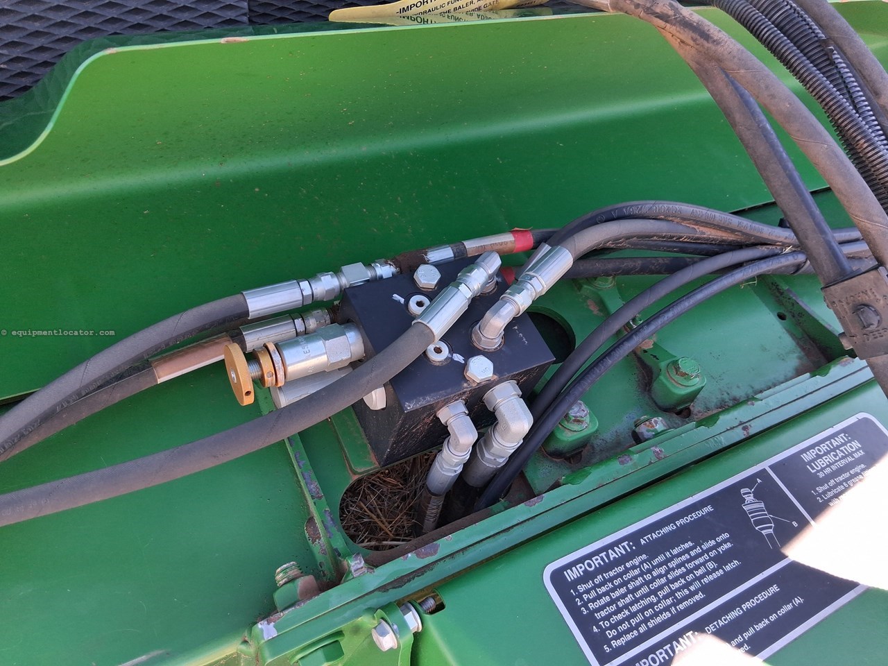 2018 John Deere 560M Image 10