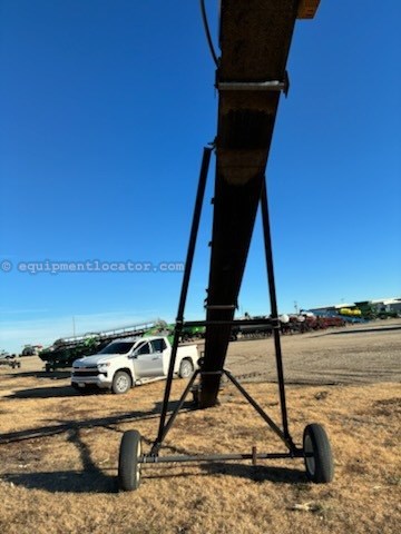 2010 Universal 1535 Field Loader Image 10